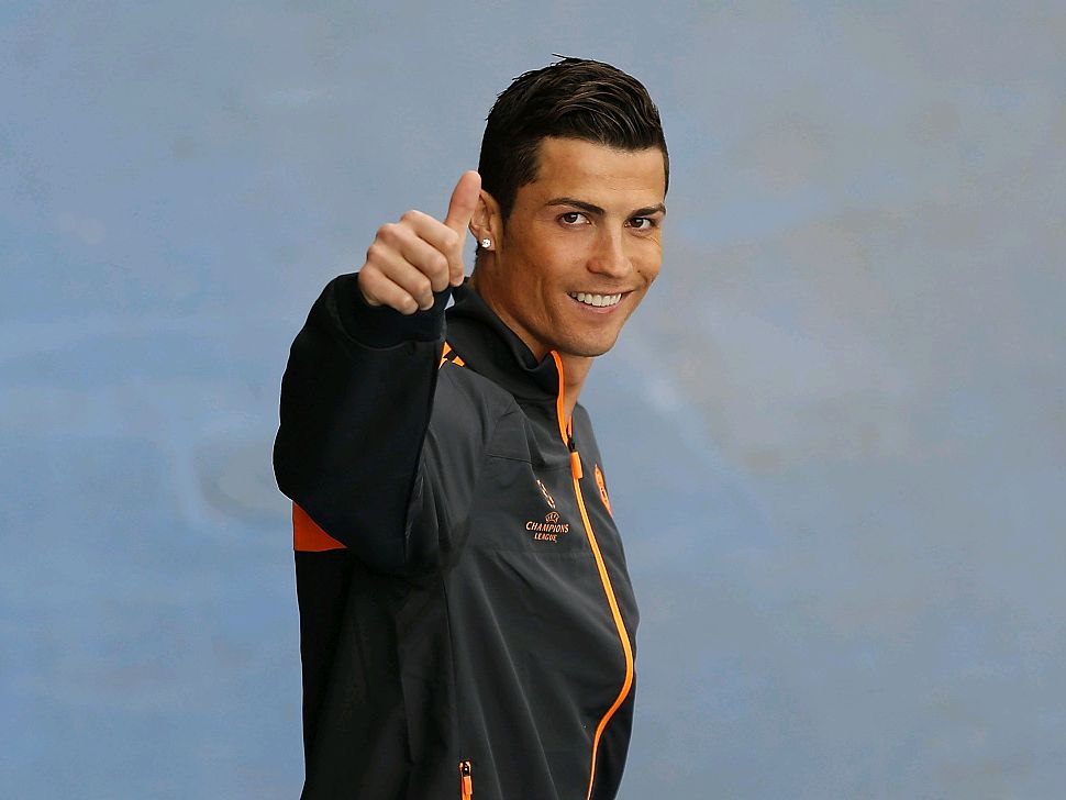 德容：这场胜利是我们应得的，很高兴以榜首位置结束今年（德容：胜利实至名归，欣喜以榜首收官今年）