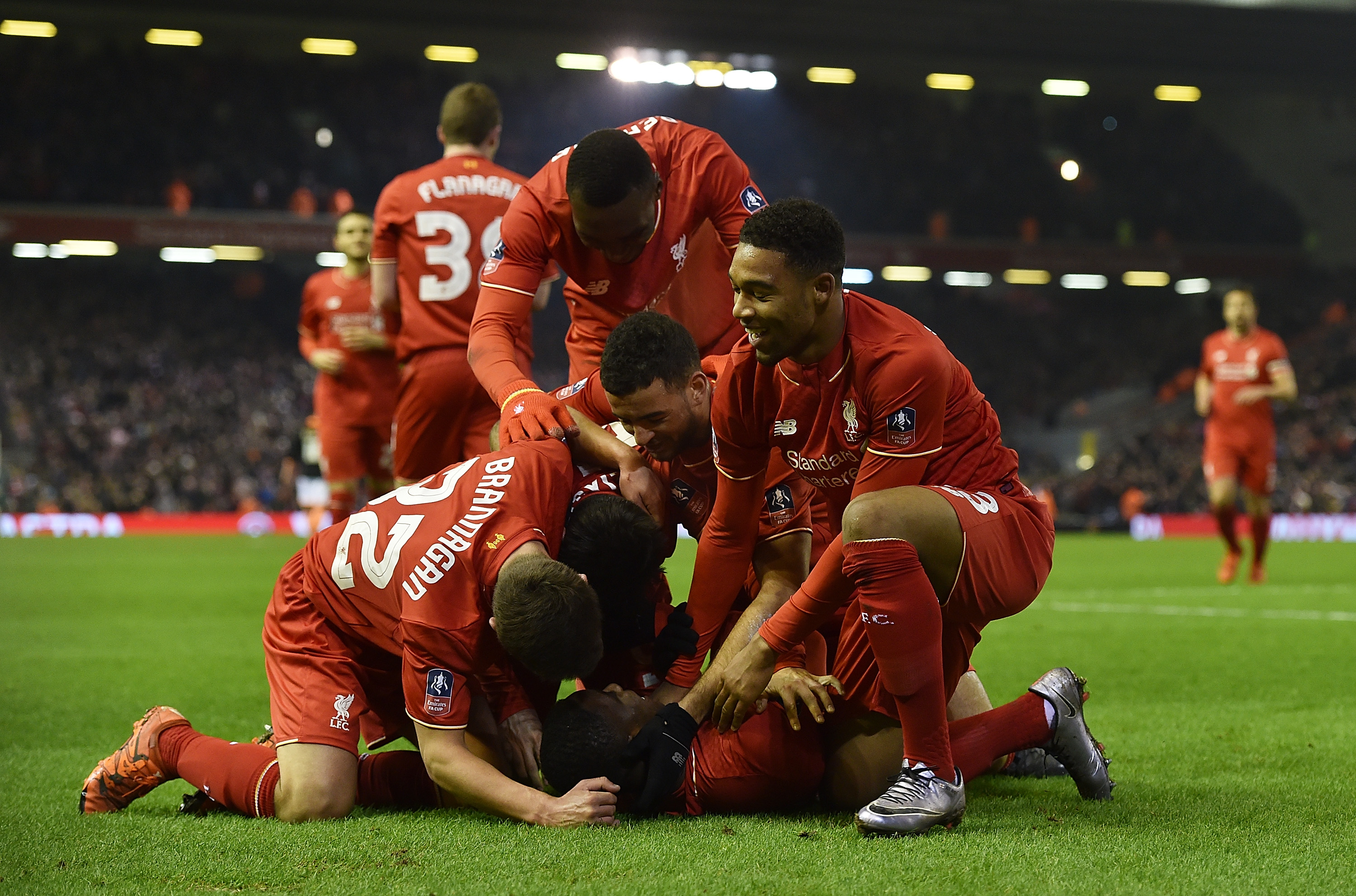 拜仁慕尼黑主场轻取勒沃库森（拜仁主场轻松击败勒沃库森）