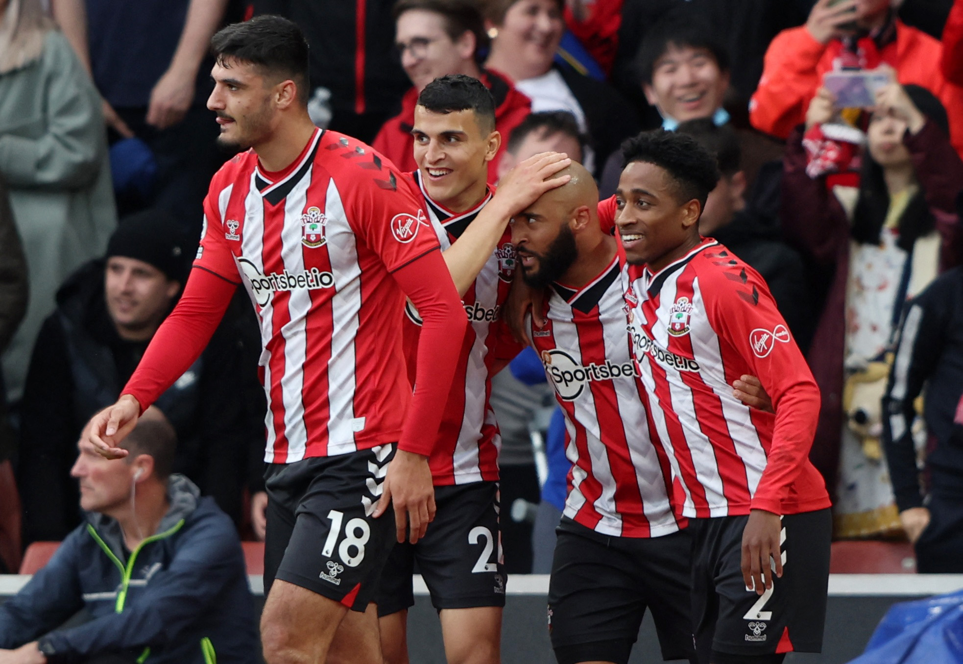 法甲战报：克瓦拉茨赫利亚双响，拉莫斯制胜，巴黎5-0雷恩（法甲快讯：克瓦拉茨赫利亚梅开二度，拉莫斯建功，巴黎5-0大胜雷恩）