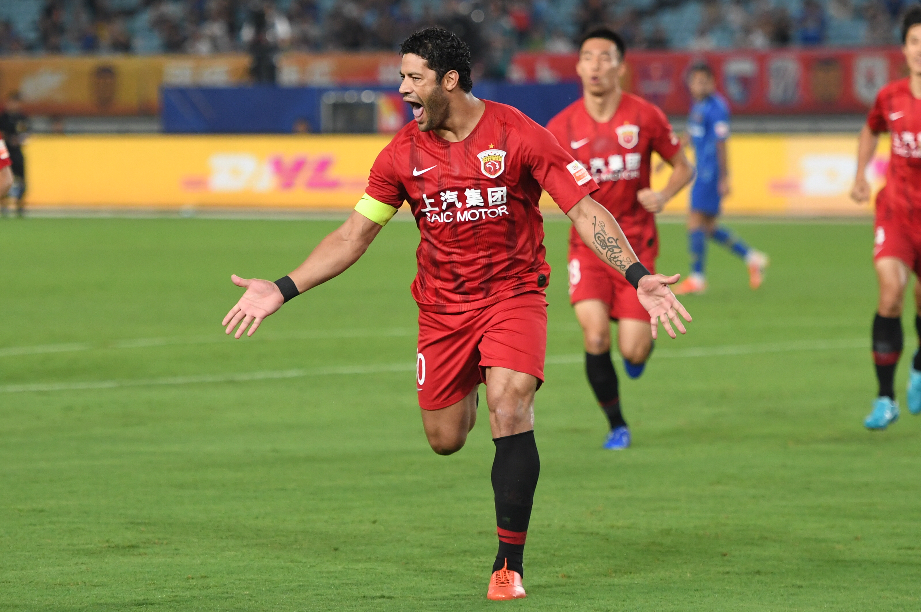 斯洛特：最近几周我们都经历了考验，球队必须拼搏并继续战斗（斯洛特：近几周历经考验，球队唯有全力拼搏并坚持战斗）