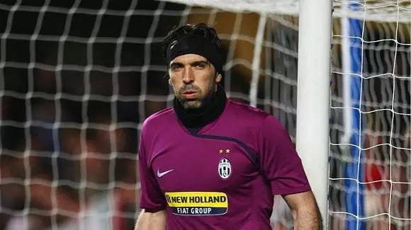 懂球帝2025年10月足坛MVP：姆巴佩蝉联！（姆巴佩再度当选懂球帝2025年10月足坛MVP）