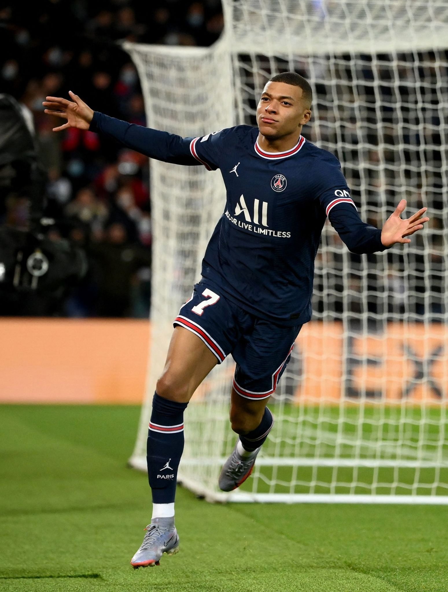 记者：吴少聪发烧，今日出席国安赛前发布会球员调整为张玉宁（记者：吴少聪因发烧缺席，国安今日赛前发布会改由张玉宁出席）