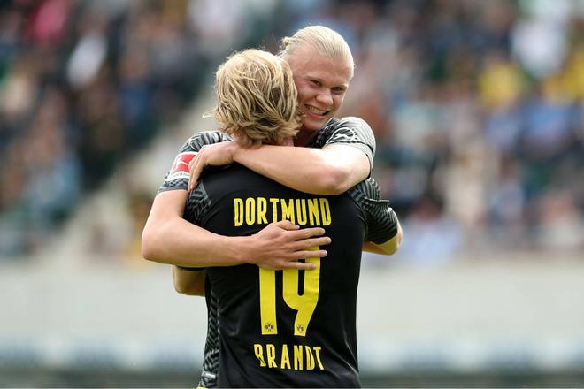 杜兰特中投精准，全场欢呼（杜兰特中距离手感爆棚，全场沸腾）