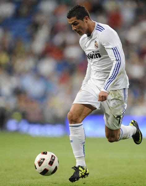 暖心，身患横纹肌肉瘤的河南队小球迷收到王上源送的签名球衣（王上源赠签名球衣 温暖河南队患横纹肌肉瘤小球迷）